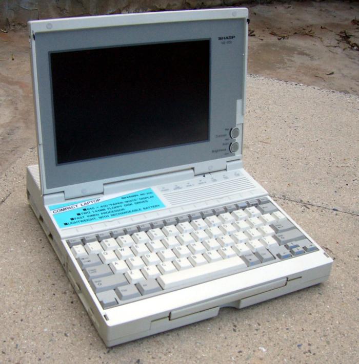 SHARP MZ-200 Compact Laptop